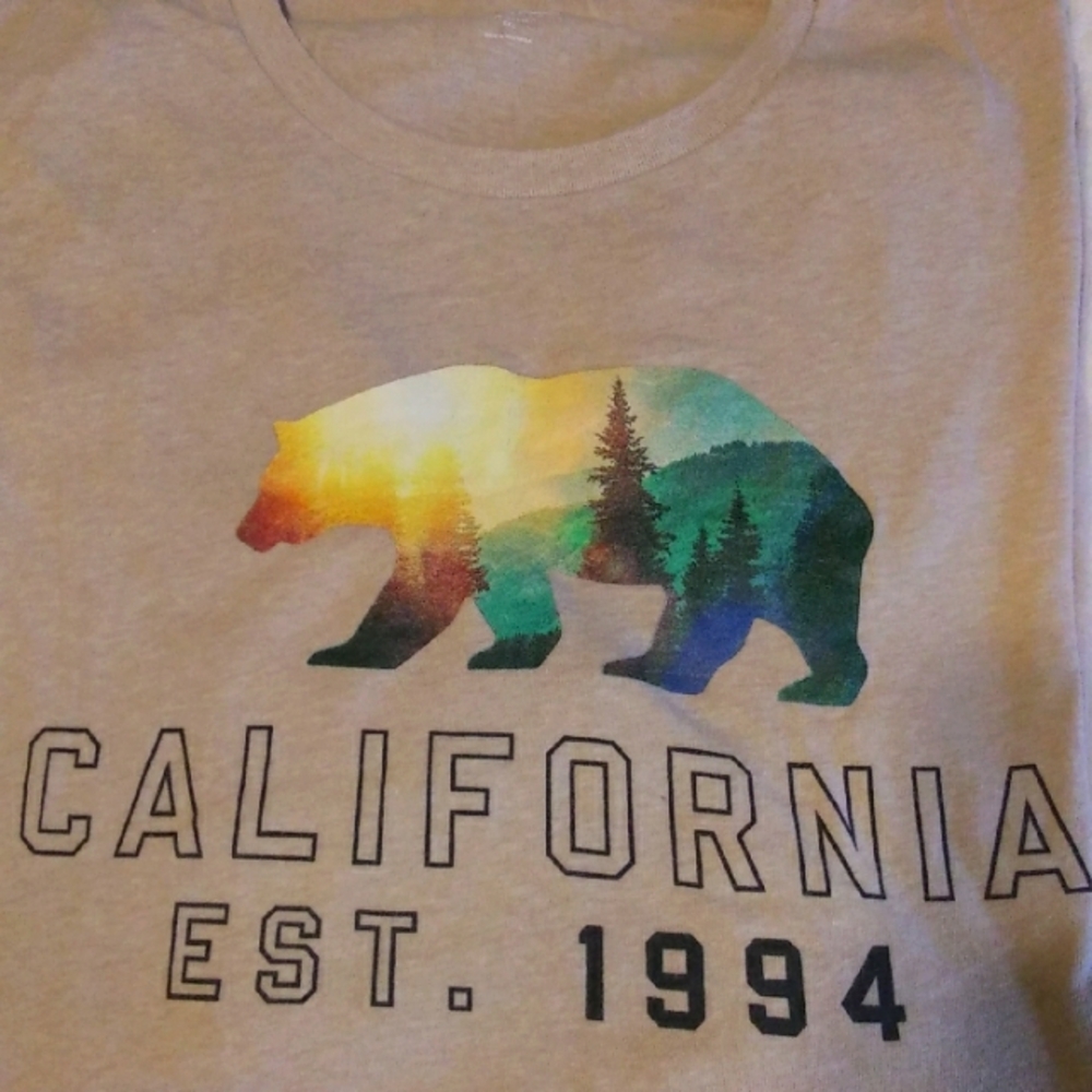 Men's California Graphic Long Sleeve Tee From Old Navy, GUC